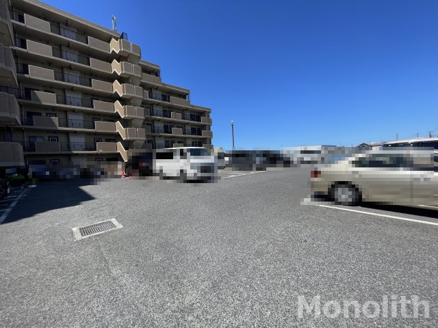 サバービア泉大津の駐車場