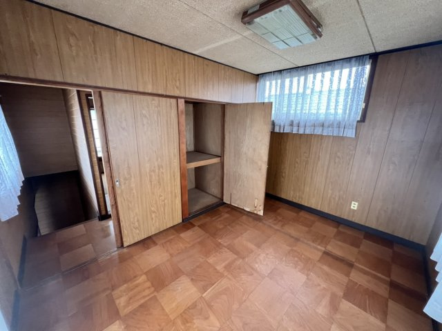 古城町戸建の洋室