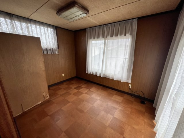古城町戸建の洋室