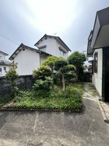 古城町戸建の庭