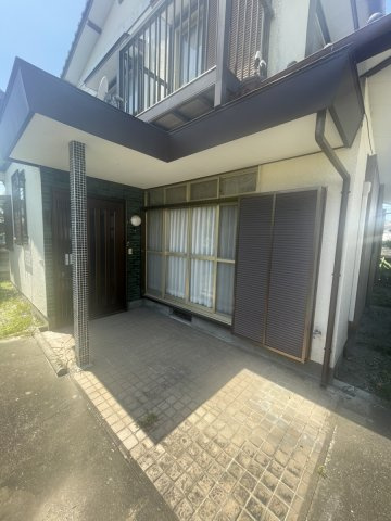 古城町戸建の玄関