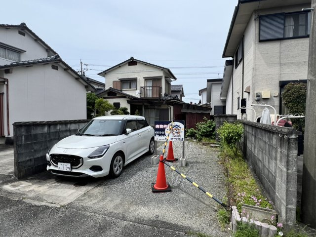 古城町戸建の駐車場