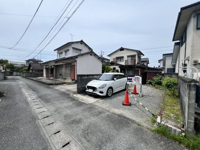 古城町戸建の前面道路含む現地写真