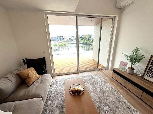 【居間・リビング】 | 南区鶴田2丁目新築戸建