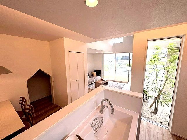 【居間・リビング】 | 南区鶴田2丁目新築戸建