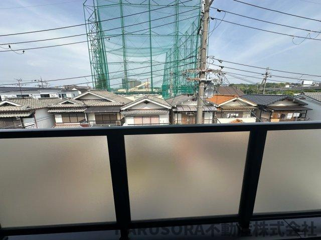 枚方市出口５丁目　３階建のバルコニー