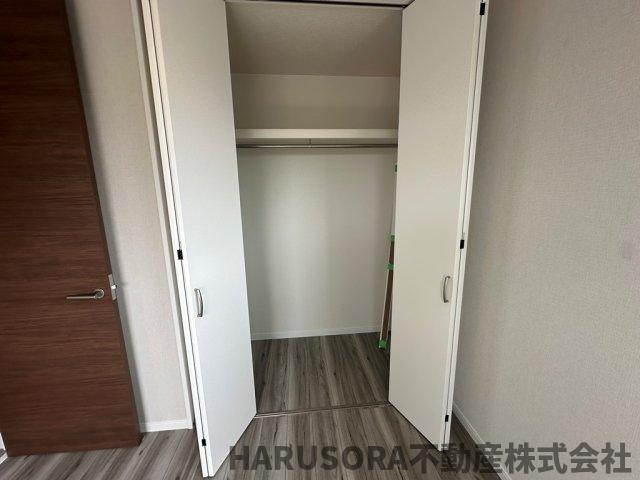 枚方市出口５丁目　３階建の収納