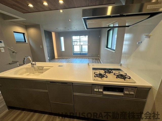 枚方市出口５丁目　３階建のキッチン