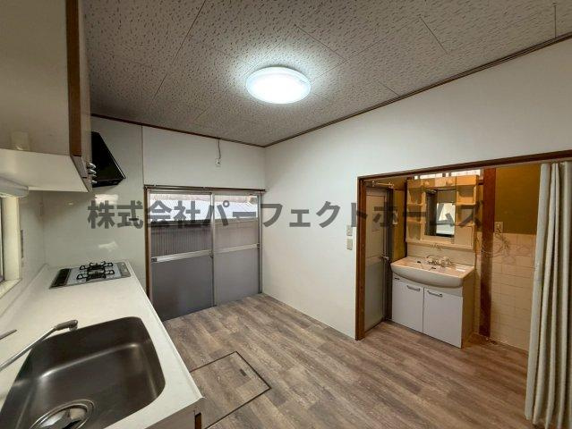 高野道1丁目戸建　賃貸のキッチン|ダイニングキッチンです