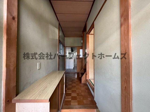 高野道1丁目戸建　賃貸の内装|明るい室内です