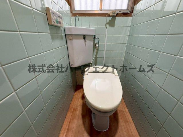 高野道1丁目戸建　賃貸のトイレ|落ち着いたトイレです