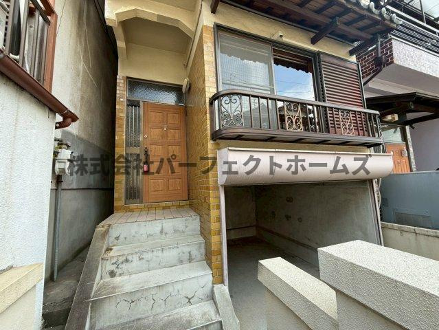 高野道1丁目戸建　賃貸のエントランス|清潔なエントランスです
