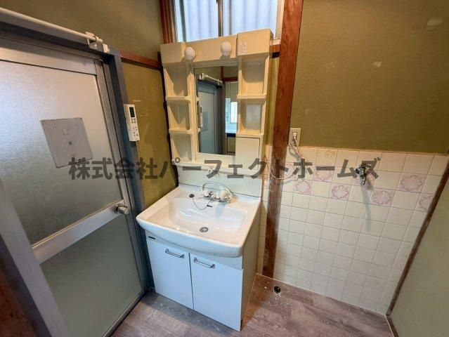 高野道1丁目戸建　賃貸の独立洗面台|独立洗面台で身支度をすべて済ませてしまいましょう
