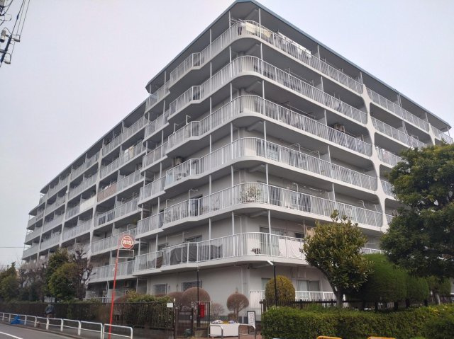 志村スカイハイツの外観