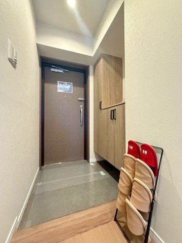 コンフォートビラ高見馬場の玄関