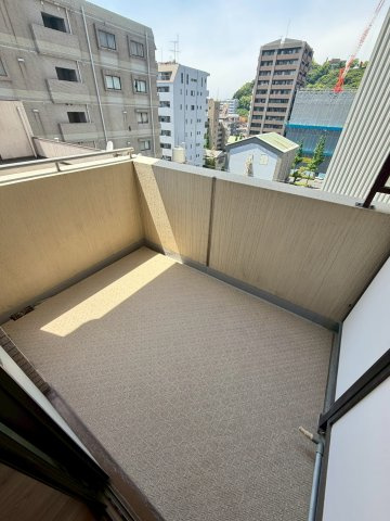 コンフォートビラ高見馬場のバルコニー