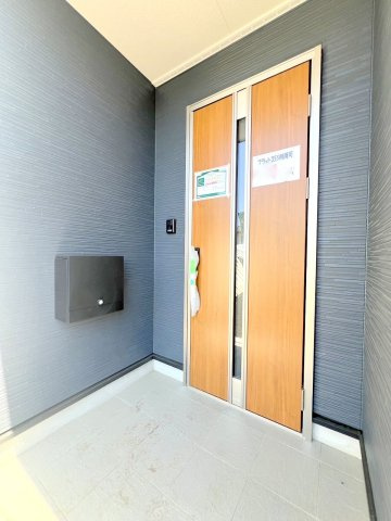 八王子市川口町　全1棟　新築戸建ての玄関