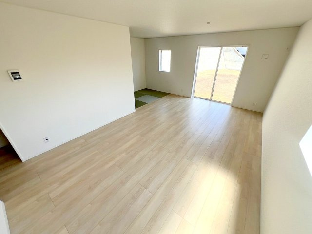 八王子市川口町　全1棟　新築戸建ての居間・リビング