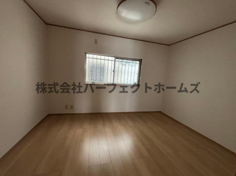 御幸東町戸建　賃貸の居間・リビング|使いやすい居間です
