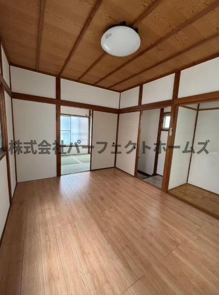 御幸東町戸建　賃貸の洋室|落ち着いた色調の洋室です