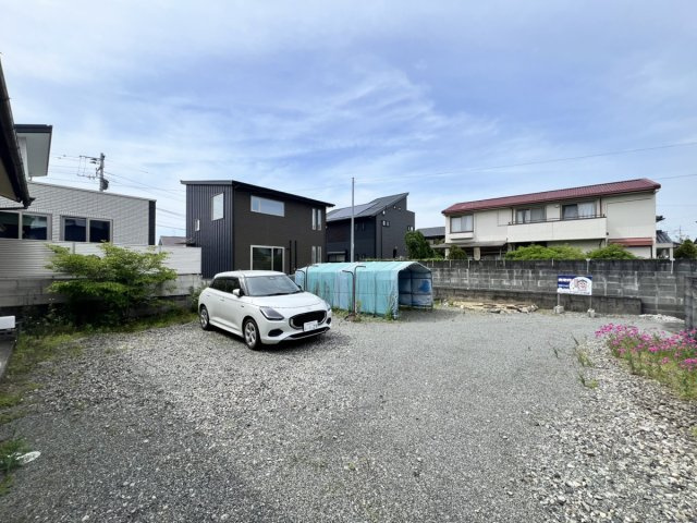竹原町戸建の駐車場