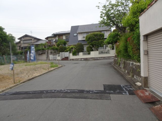 【前面道路含む現地写真】 | 川西市緑台4丁目6の121　建築条件無土地