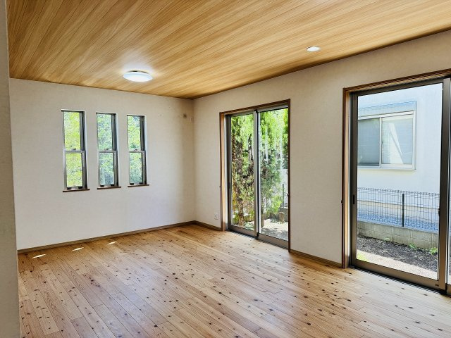 八王子市　城山手　中古戸建ての内装|～19.9帖の広々としたLDKで、家族団欒の時間をお過ごしいただけます～