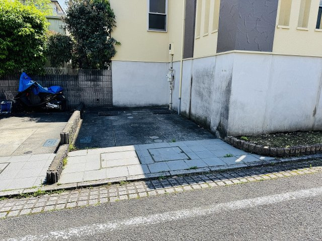 八王子市　城山手　中古戸建ての駐車場|～カースペース～