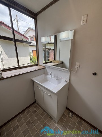平塚市万田2丁目　中古戸建の独立洗面台