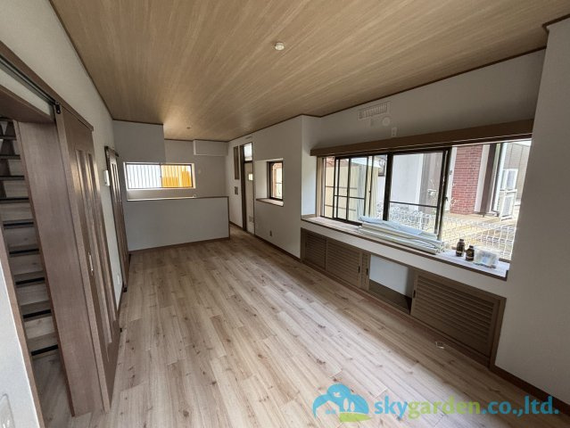 平塚市万田2丁目　中古戸建の居間・リビング