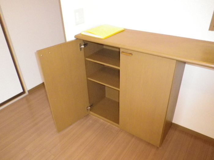 フレンドコーポB棟の玄関