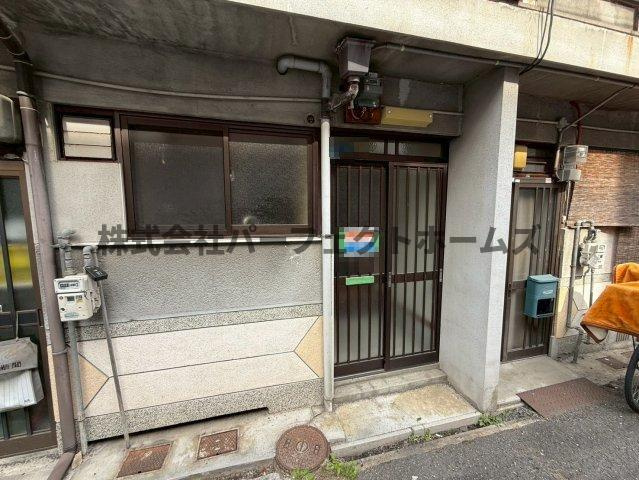 黒原城内町テラスハウス　賃貸のエントランス|落ち着いたエントランスです