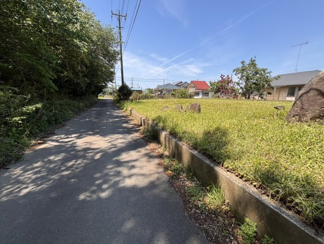 鹿嶋市大字角折　土地の前面道路含む現地写真