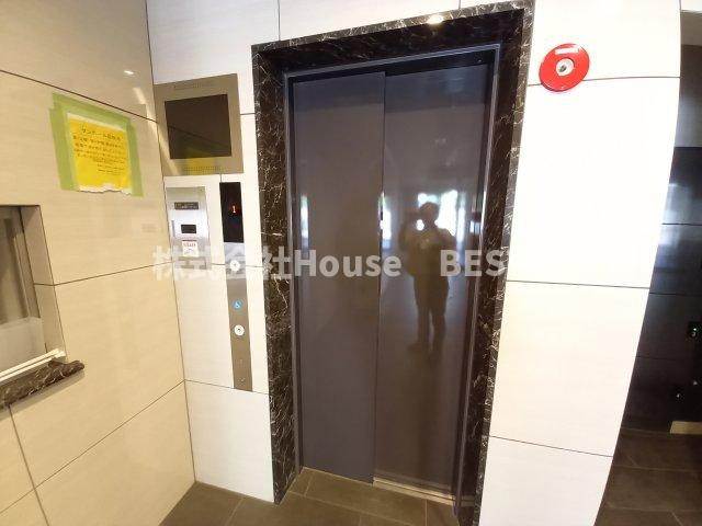 レシオス神戸元町のロビー