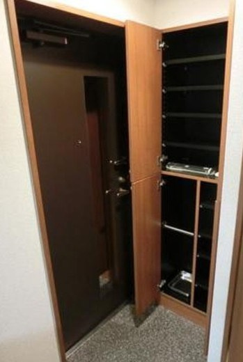 トーシンフェニックス中野新橋パインアイルの収納