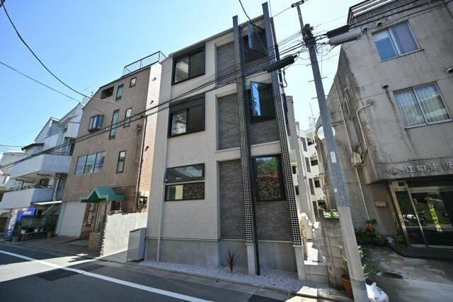 モンクール高野台の外観