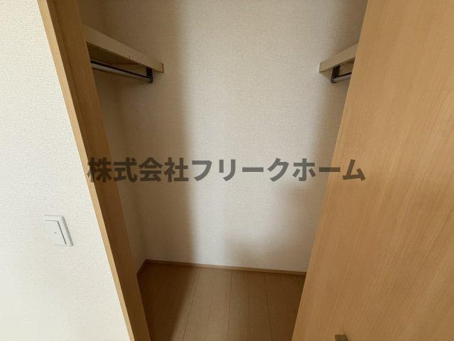 武蔵野市境南町４丁目のアパートの収納