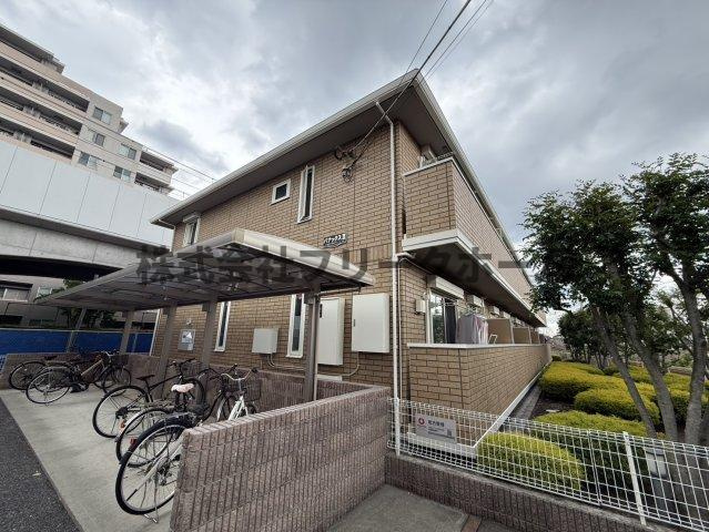 武蔵野市境南町４丁目のアパートの外観