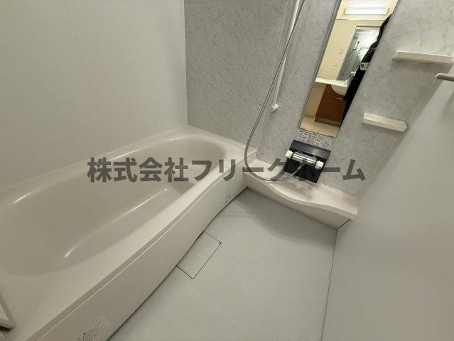 武蔵野市境南町４丁目のアパートの浴室