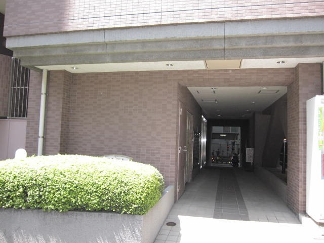 菱和パレス護国寺のエントランス
