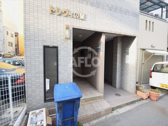 トレヴィの泉のエントランス|トレヴィの泉　エントランス