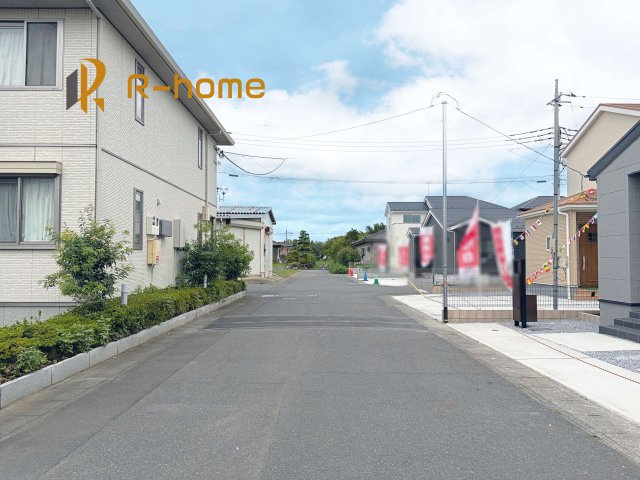 第2八千代町菅谷　新築戸建て　1号棟の前面道路含む現地写真|堂々！建物完成♪実際のお部屋をご見学可能です♪
ご見学が一番の資料！お気軽にお問い合わせ下さい♪