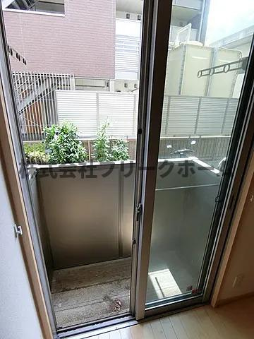 武蔵野市境５丁目のアパートのバルコニー