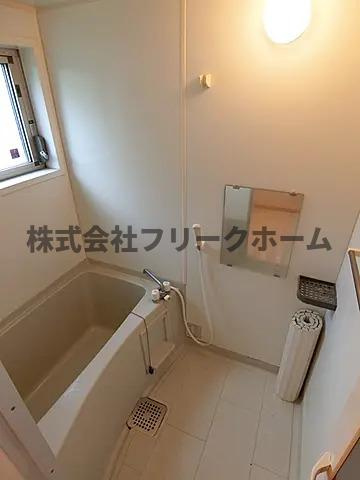 武蔵野市境５丁目のアパートの浴室