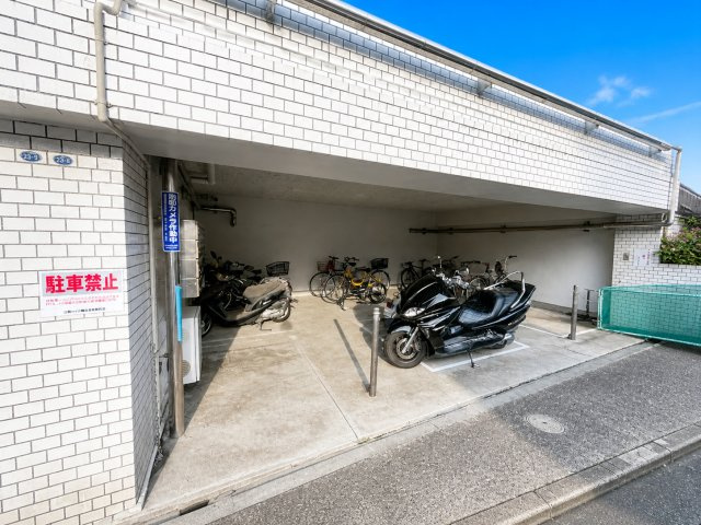 【駐輪場】 | 日榮ハイム諏訪坂 | ◆土・日・祝日は、当社スタッフによる現地案内会を実施しております。もちろん平日のご案内も可能です。お気軽にご相談ください！！　
