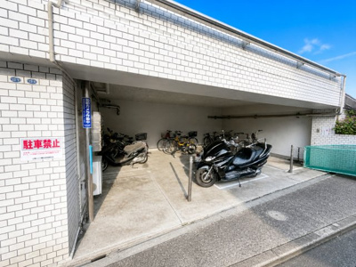【駐輪場】 | 日榮ハイム諏訪坂 | ◆土・日・祝日は、当社スタッフによる現地案内会を実施しております。もちろん平日のご案内も可能です。お気軽にご相談ください！！　
