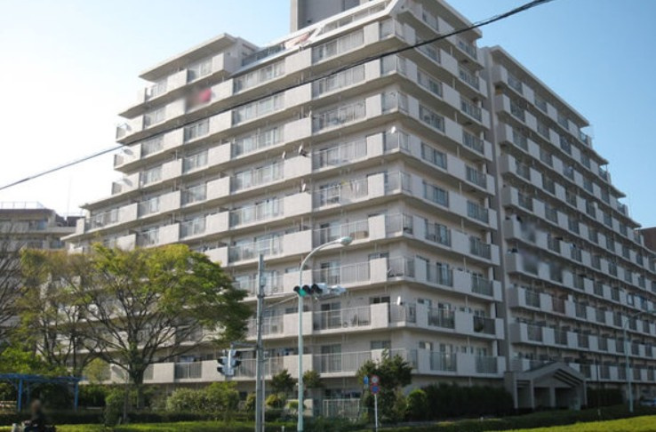 綾瀬グランドハイツの外観|きちんと手入れされた印象が好感度◎ 長く大切に住み継がれてきた住まいです
