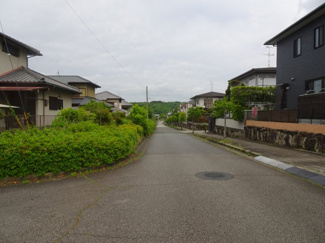 【前面道路含む現地写真】 | 川西市水明台3丁目7の25　建築条件無土地
