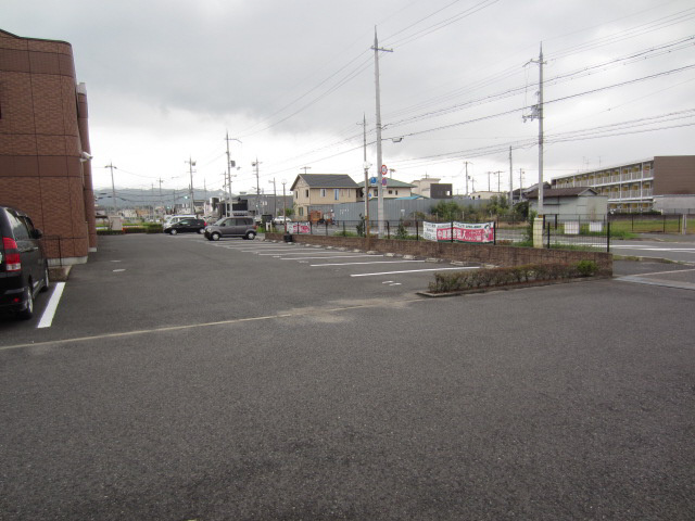 【駐車場】