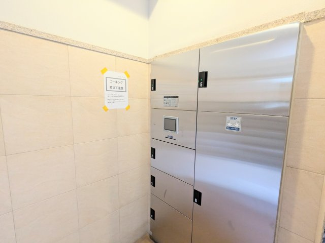 デュオシティ木場公園のその他共用部分|～外出が多いご家庭には嬉しい、『宅配ボックス』付きです！～